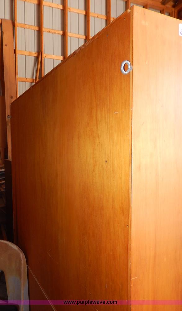 image for item AA9725 Display cabinet