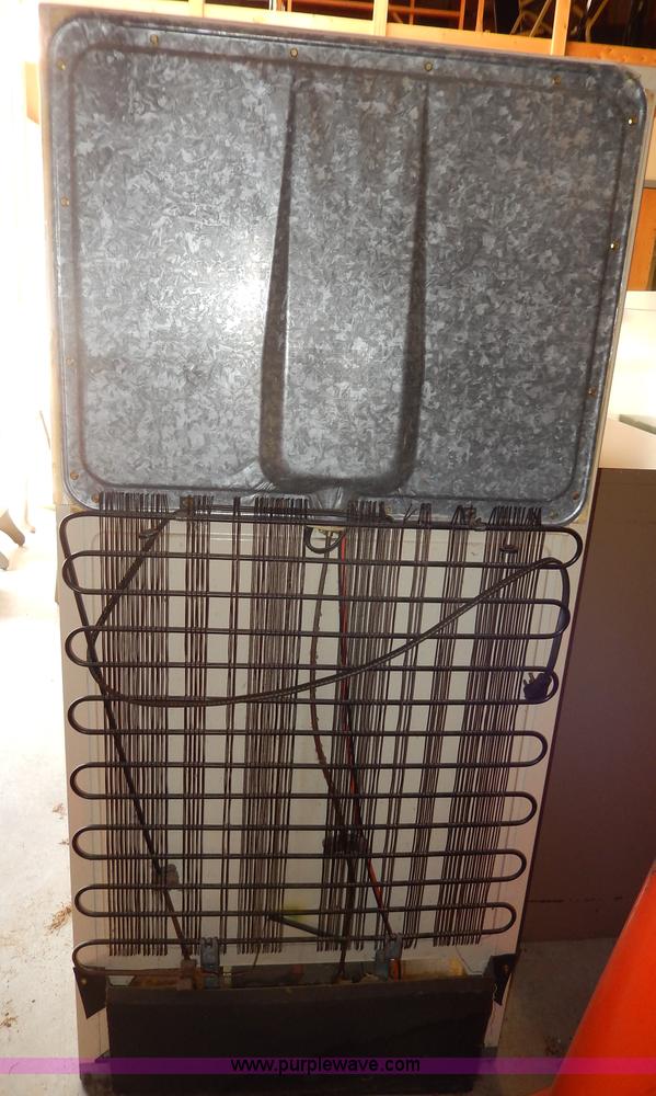 image for item AA9730 GE refrigerator