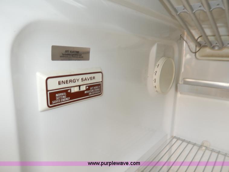 image for item AA9730 GE refrigerator