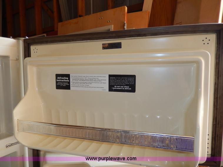 image for item AA9730 GE refrigerator