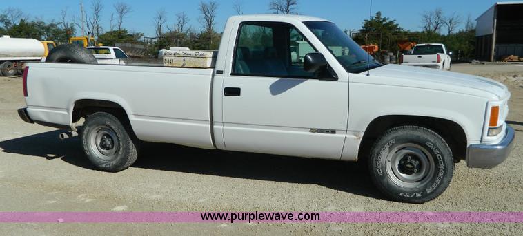 image for item AD9526 1994 Chevrolet 1500 pickup truck
