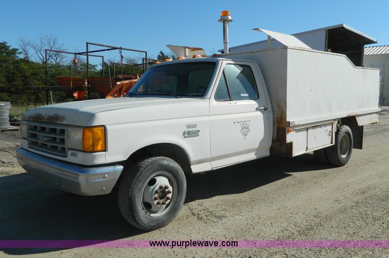 image for item AD9530 1990 Ford F350 sign truck