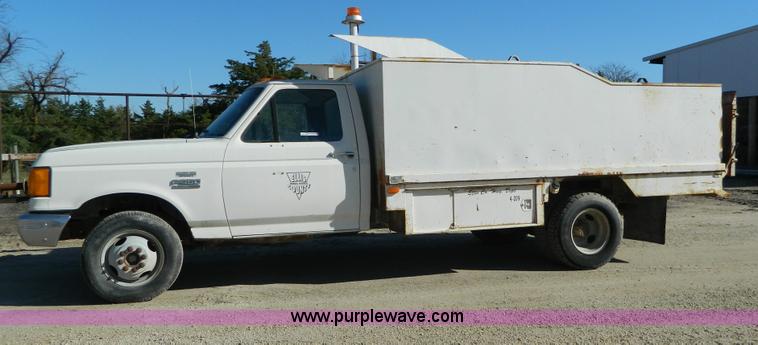 image for item AD9530 1990 Ford F350 sign truck