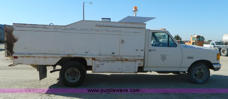 image for item AD9530 1990 Ford F350 sign truck