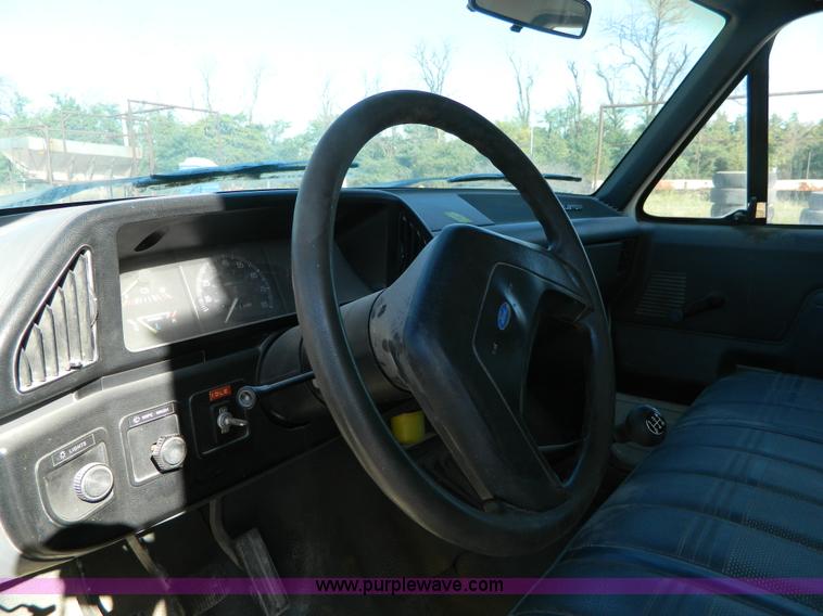 image for item AD9530 1990 Ford F350 sign truck