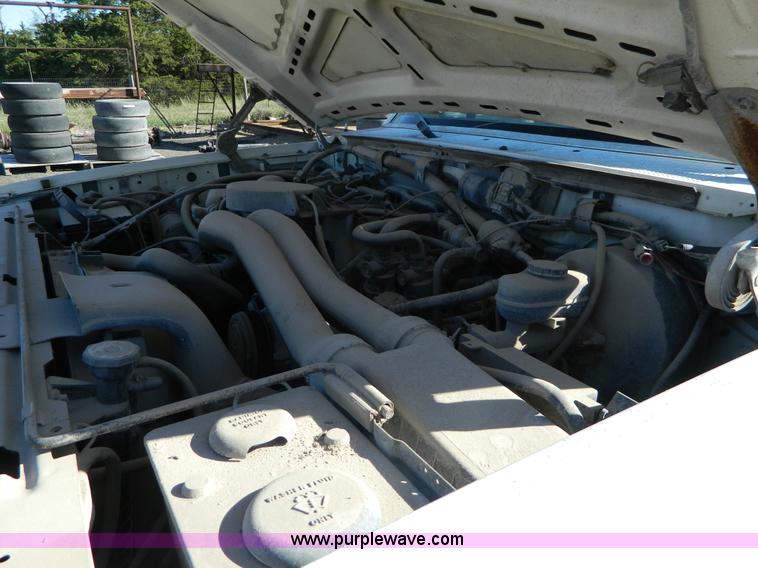 image for item AD9530 1990 Ford F350 sign truck