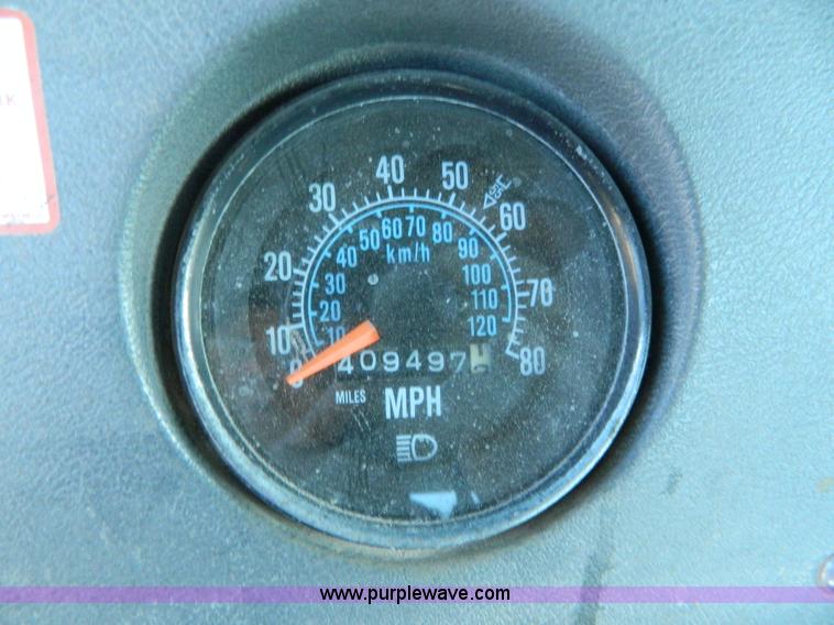 image for item AD9531 1989 Mack RD690S truck cab and chassis