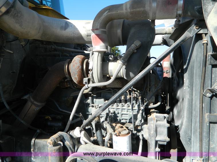 image for item AD9531 1989 Mack RD690S truck cab and chassis