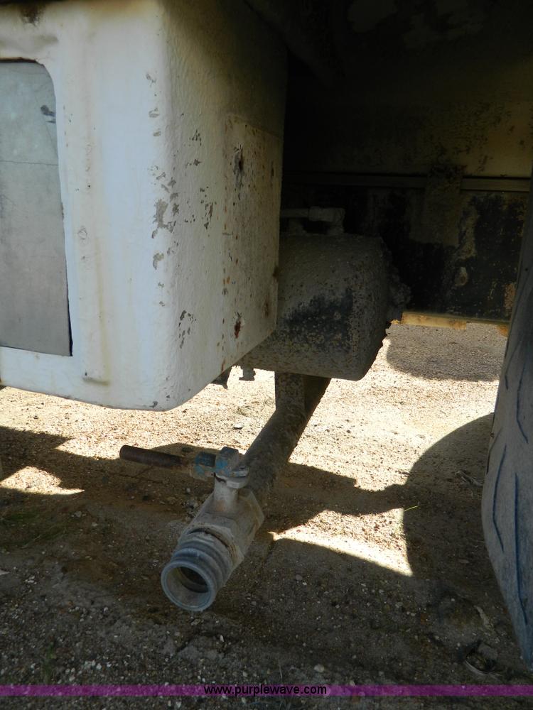 image for item AD9532 1986 International 1954 water truck