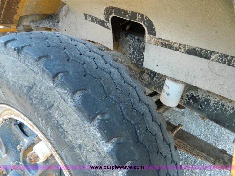 image for item AD9532 1986 International 1954 water truck