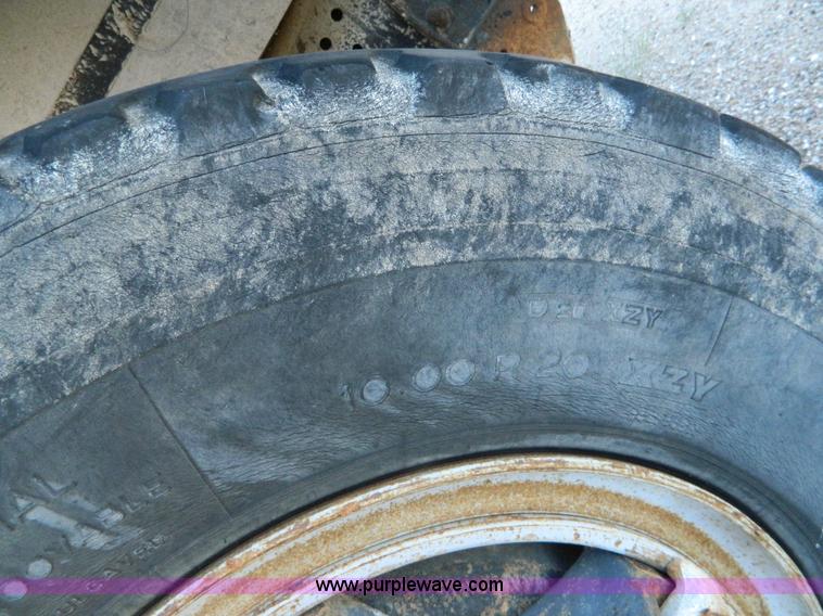 image for item AD9532 1986 International 1954 water truck