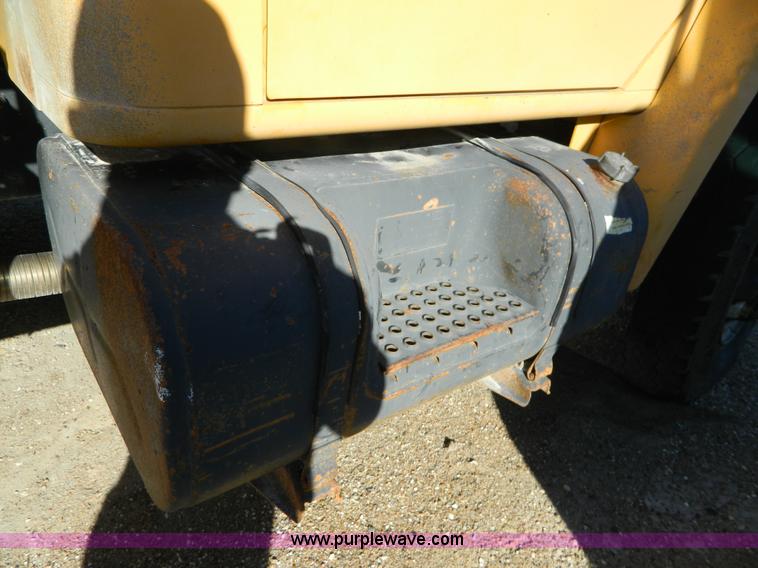 image for item AD9532 1986 International 1954 water truck