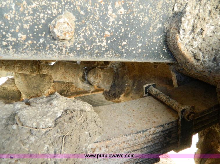 image for item AD9532 1986 International 1954 water truck