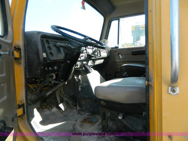 image for item AD9532 1986 International 1954 water truck