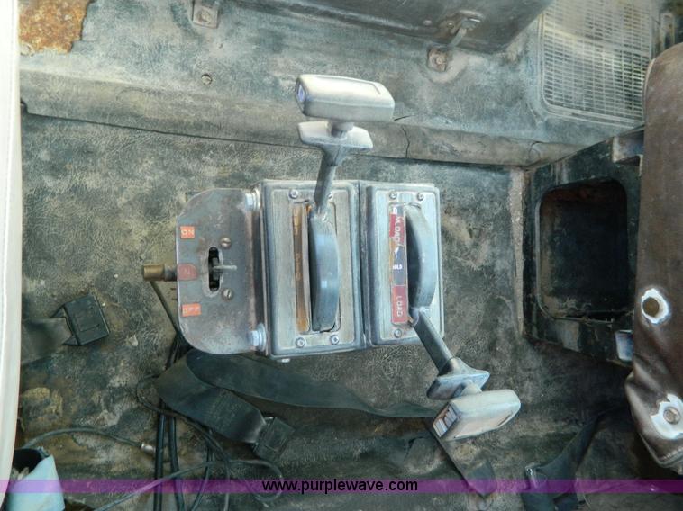 image for item AD9532 1986 International 1954 water truck