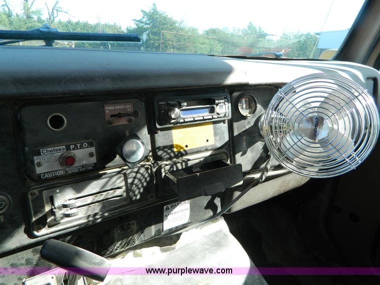 image for item AD9532 1986 International 1954 water truck