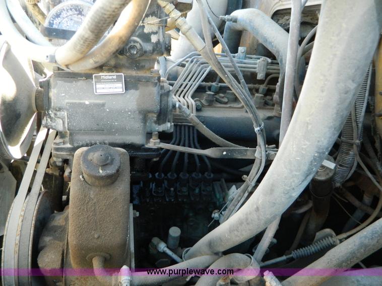 image for item AD9532 1986 International 1954 water truck