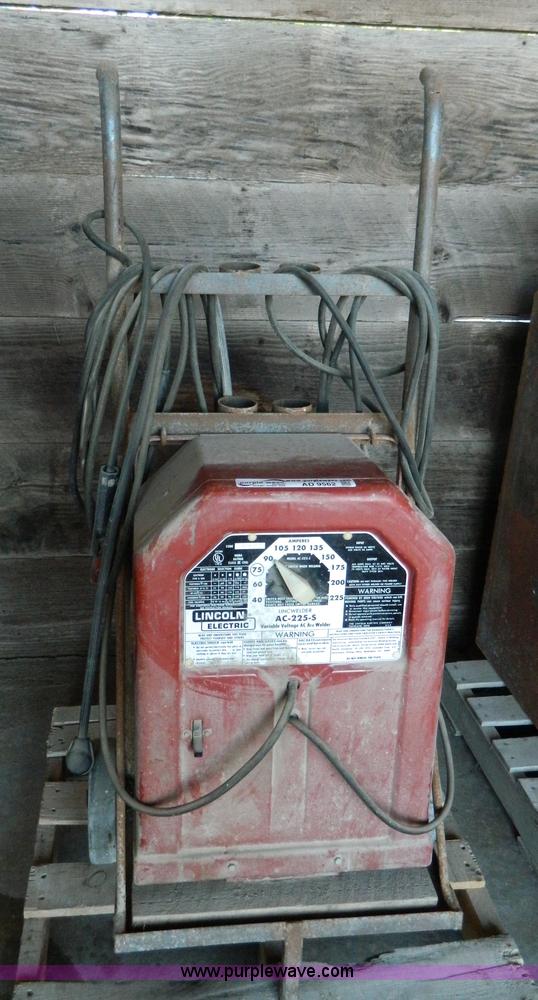 Lincoln AC225S welder in Hays, KS Item AD9562 sold Purple Wave