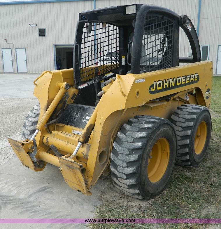 2000 John Deere 250 skid steer in Stockton, KS Item AD9948 sold Purple Wave