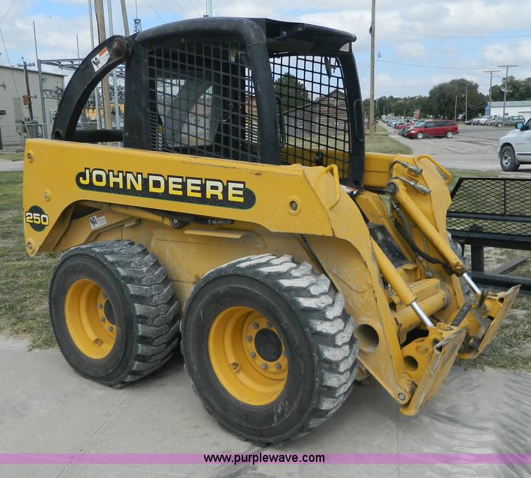 image for item AD9948 2000 John Deere 250 skid steer