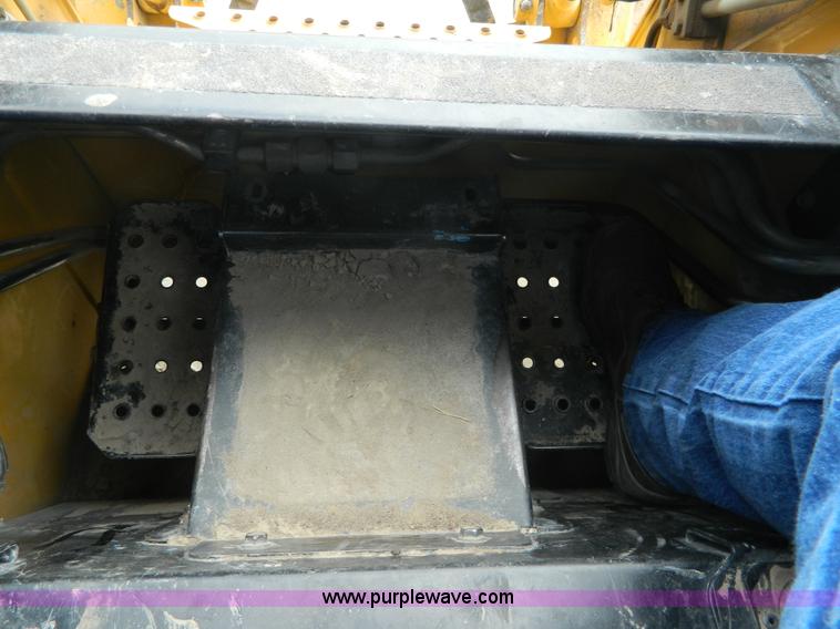 image for item AD9948 2000 John Deere 250 skid steer