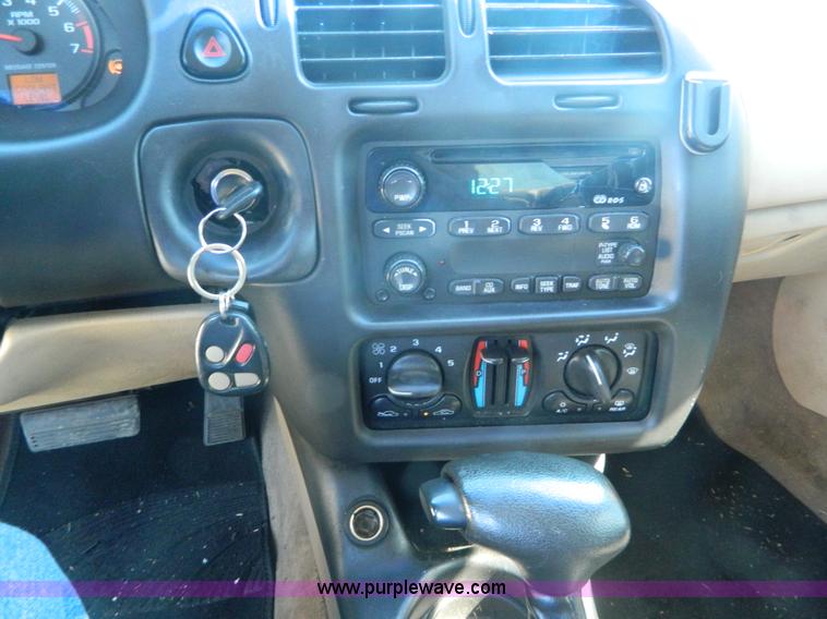 image for item AD9953 2002 Chevrolet Monte Carlo LS