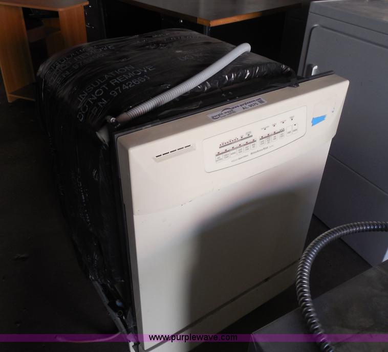 image for item AL9575 Kitchen Aid Superba dish washer