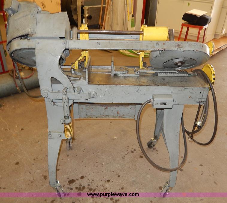 image for item AP9973 Wells metal band saw