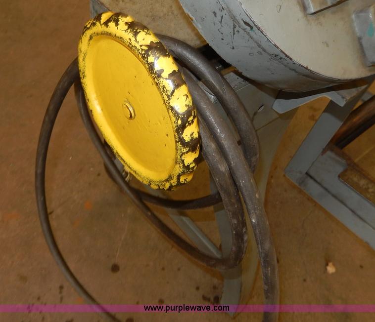 image for item AP9973 Wells metal band saw