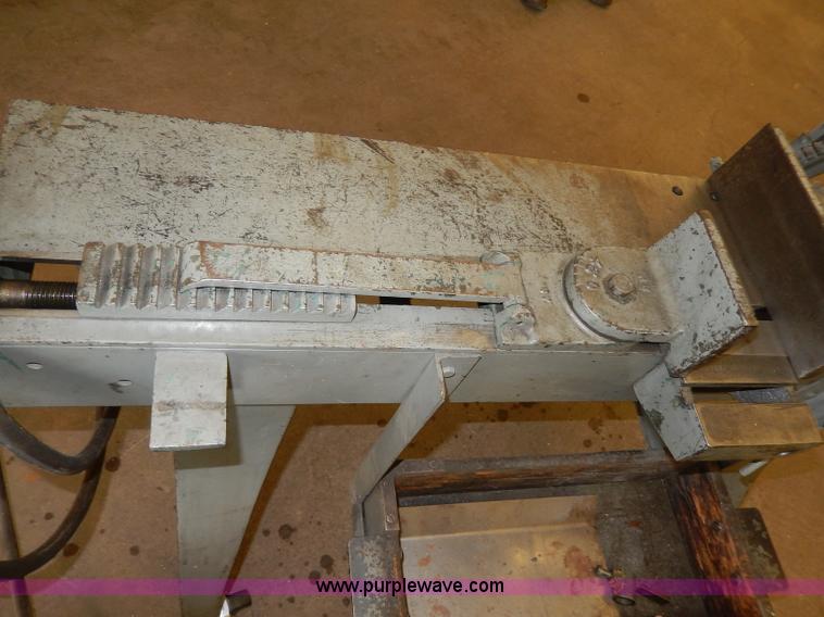 image for item AP9973 Wells metal band saw