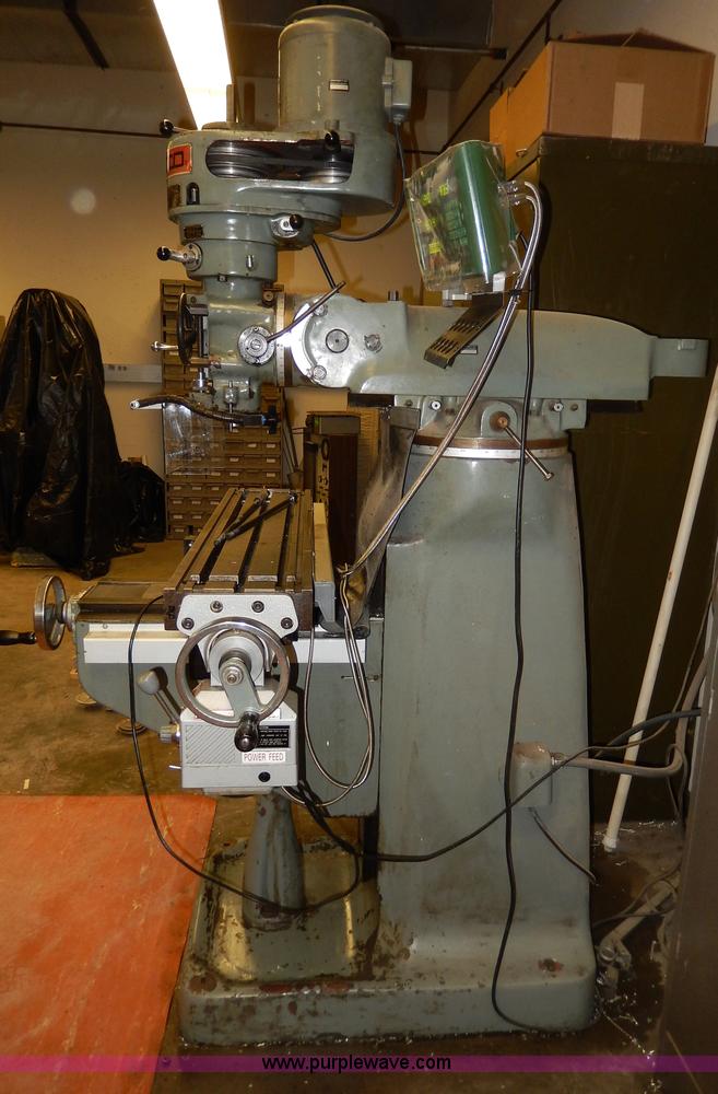 image for item AP9993 1977 Exacto 942B vertical turret milling machine