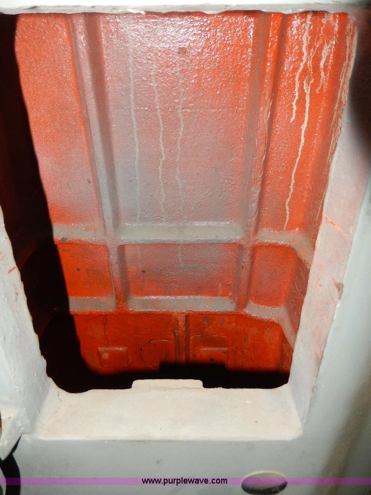 image for item AP9993 1977 Exacto 942B vertical turret milling machine