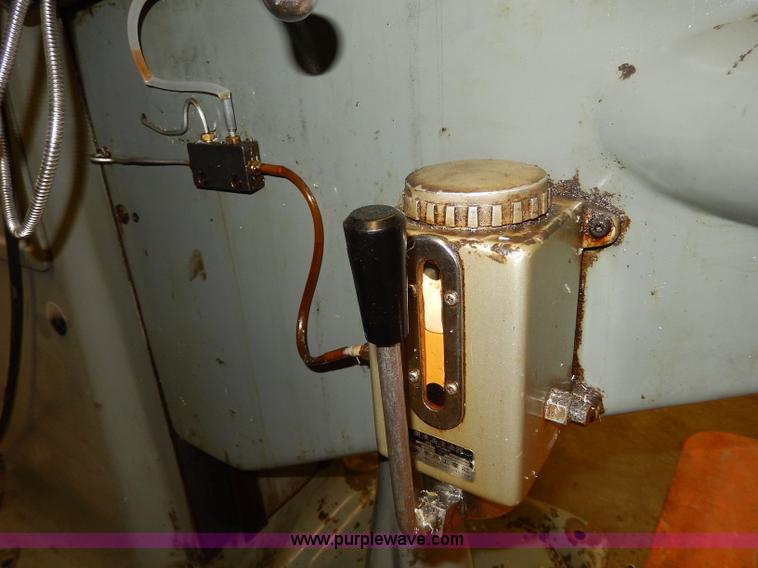 image for item AP9993 1977 Exacto 942B vertical turret milling machine