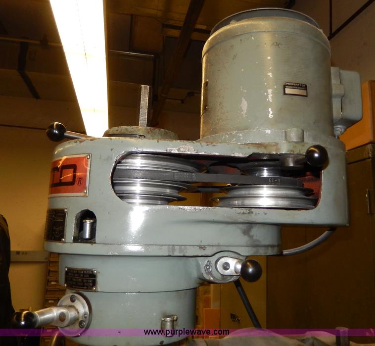 image for item AP9993 1977 Exacto 942B vertical turret milling machine