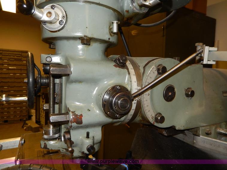 image for item AP9993 1977 Exacto 942B vertical turret milling machine