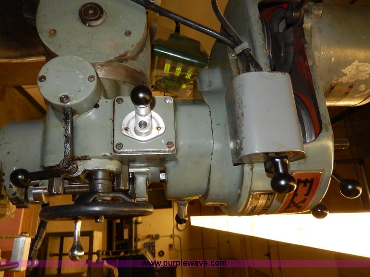image for item AP9993 1977 Exacto 942B vertical turret milling machine