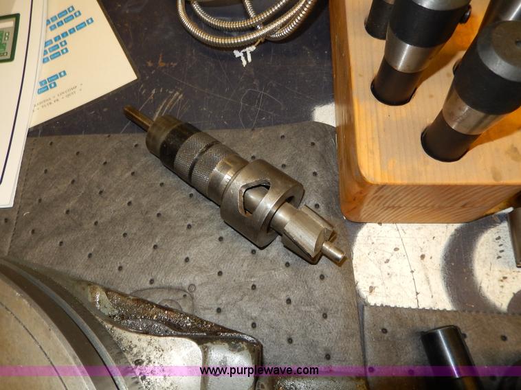 image for item AP9993 1977 Exacto 942B vertical turret milling machine