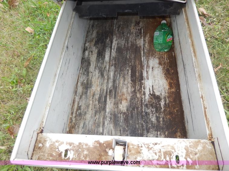 image for item AT9312 Delta truck toolbox