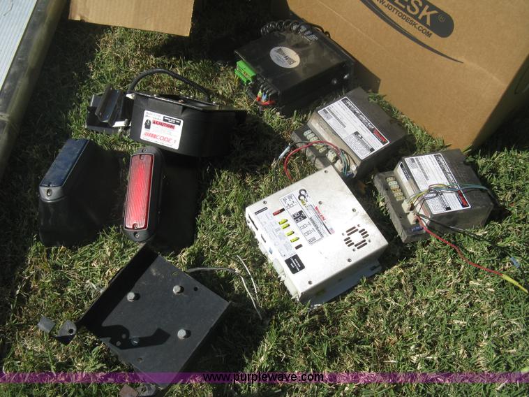 image for item AV9068 Light bar and siren systems