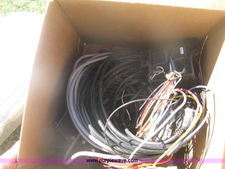 image for item AV9068 Light bar and siren systems