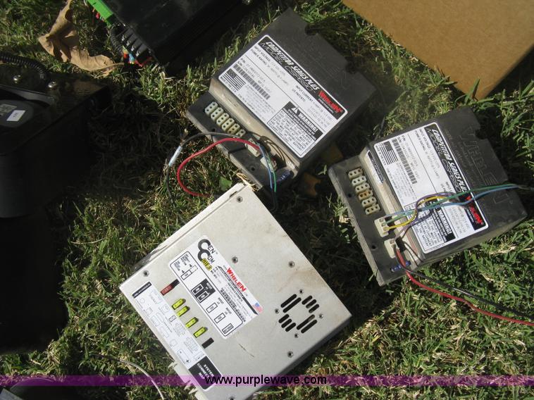 image for item AV9068 Light bar and siren systems