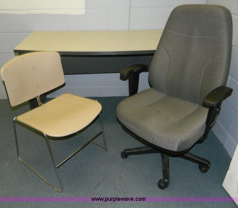 image for item AZ9161 Assorted office supplies