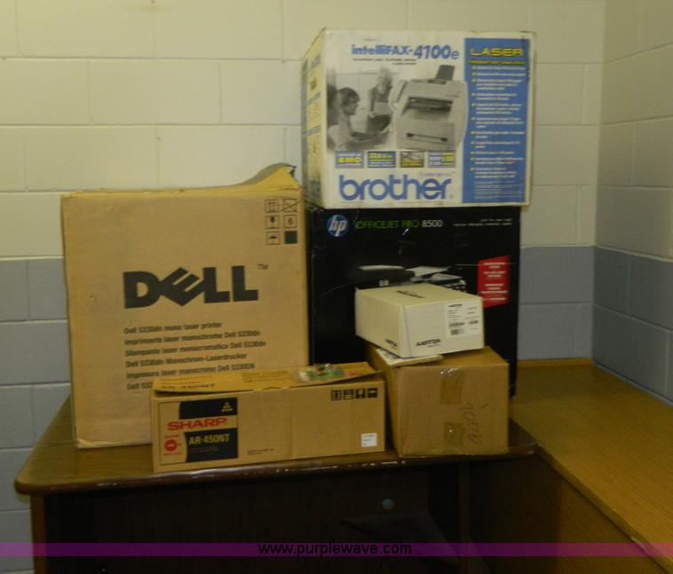 image for item AZ9161 Assorted office supplies