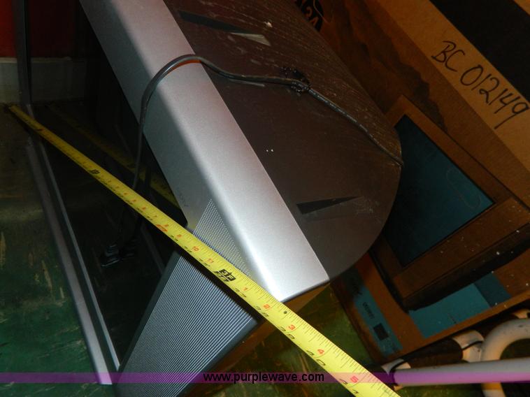 image for item AZ9162 (4) Sony 3234 Vega FD Trinitron televisions