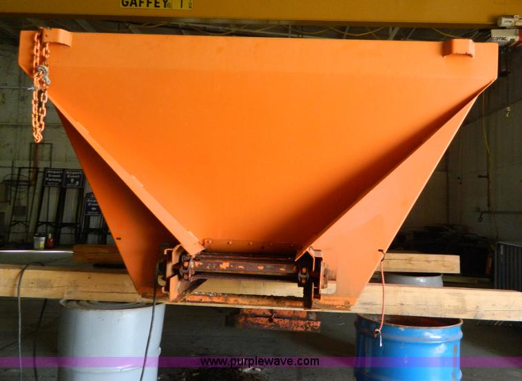 image for item AZ9165 Henderson FSH8M11-D spreader