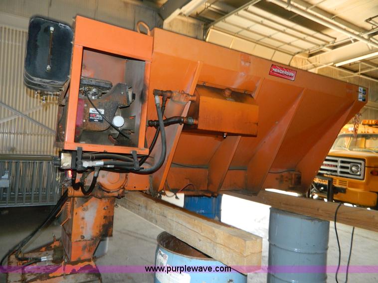 image for item AZ9165 Henderson FSH8M11-D spreader