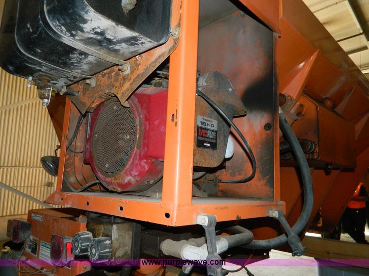 image for item AZ9165 Henderson FSH8M11-D spreader