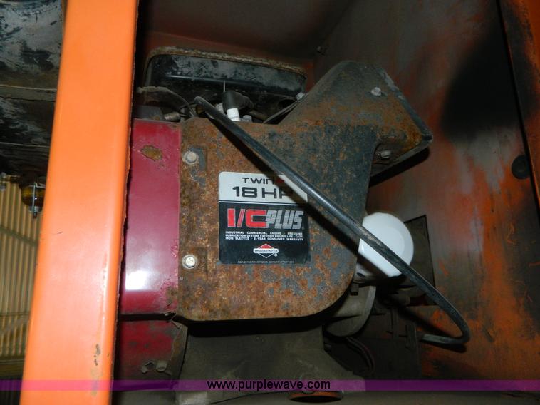 image for item AZ9165 Henderson FSH8M11-D spreader