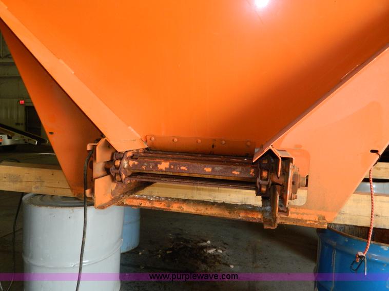 image for item AZ9165 Henderson FSH8M11-D spreader