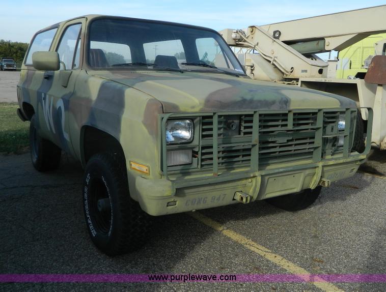 image for item AZ9170 1985 Chevrolet D10 Military Blazer SUV